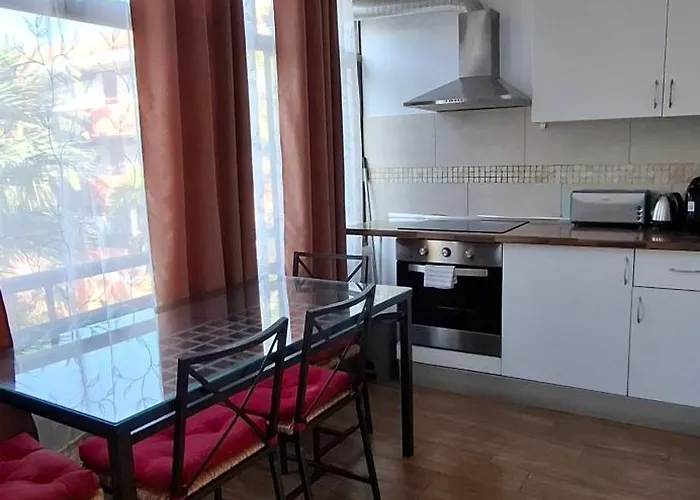 Amarilla Rock 아로나